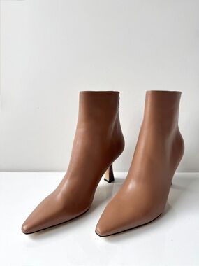 Marc Fisher Leather Pointed Toe Sculptural Heel Ankle Boot in Tan/Pink Size 9.5M